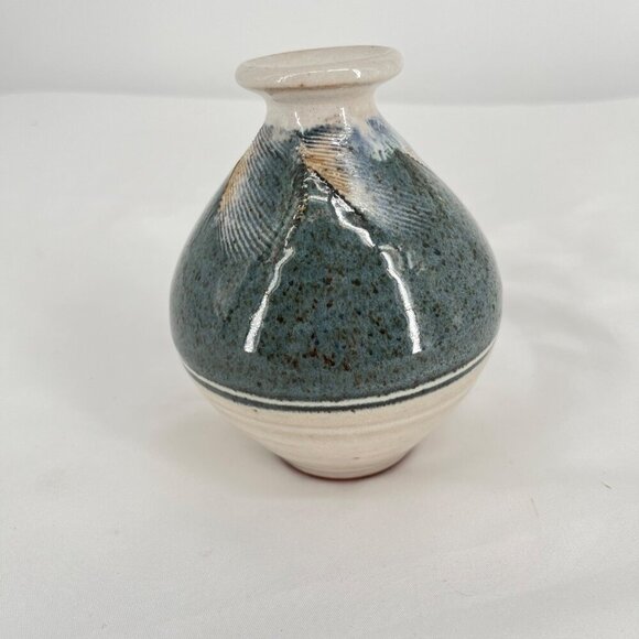 Small Handmade Ceramic‎ Vase With Blue & Beige Feather  Glaze - Picture 4 of 5